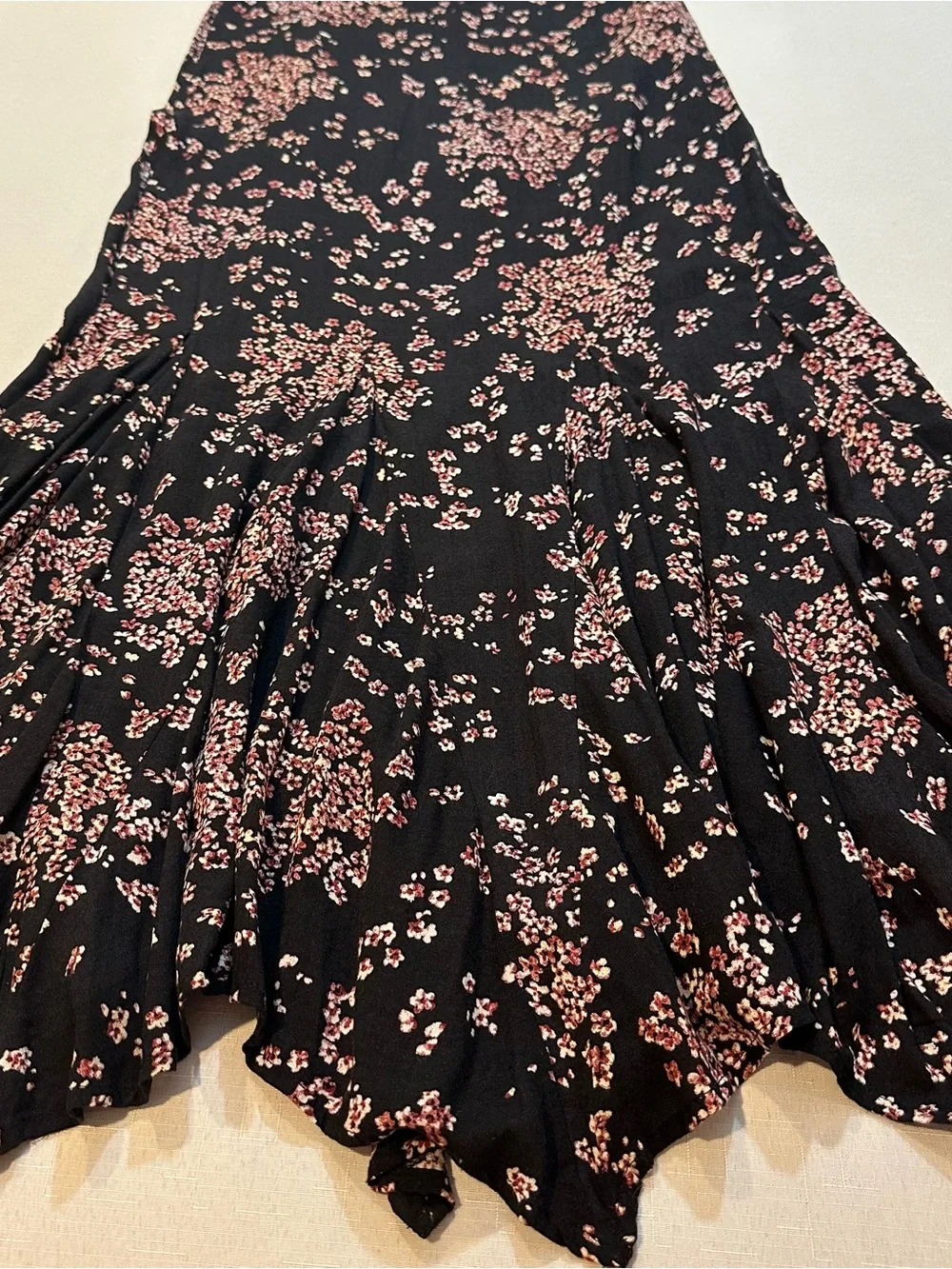Free People Black Floral Handkerchief Hem Skirt Size 2 - Picture 2 of 12